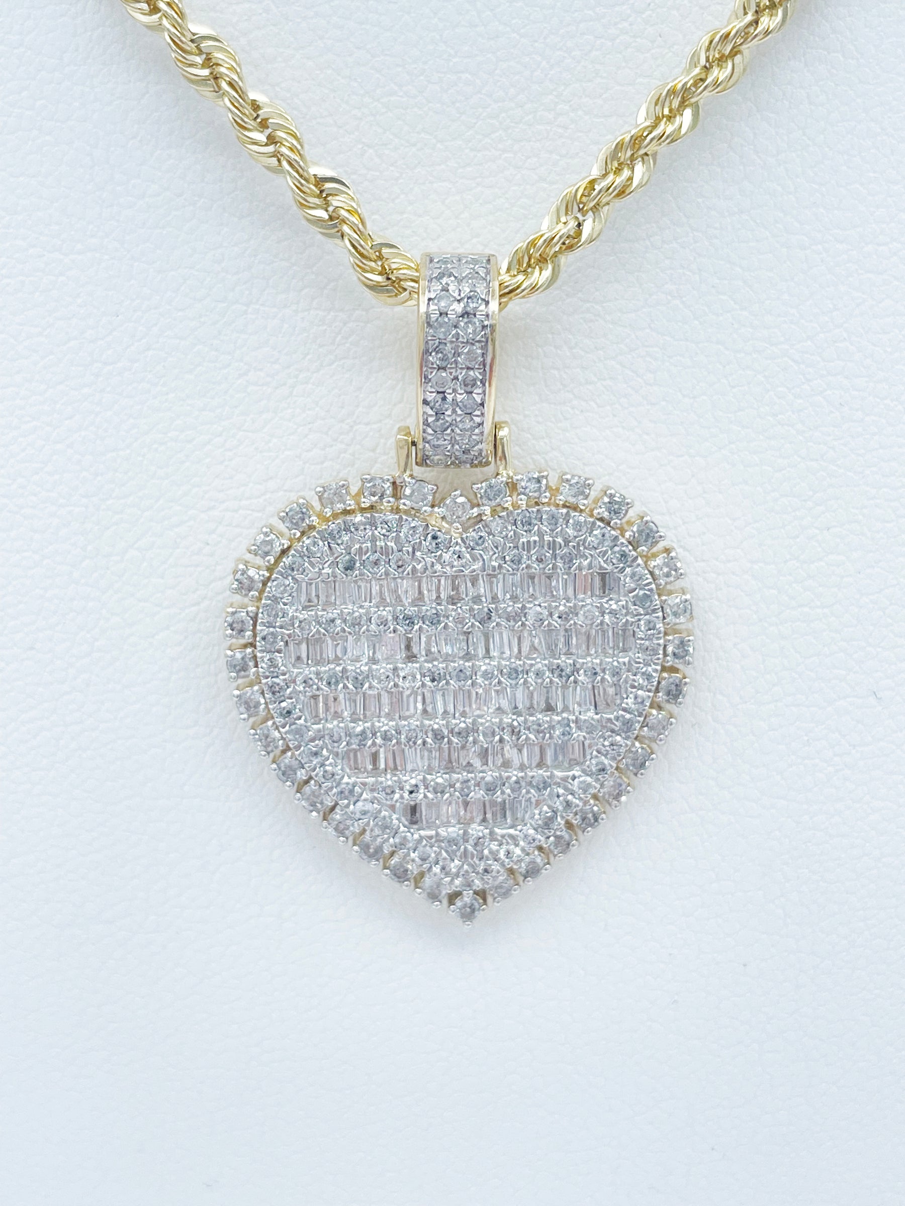 10K Gold 2 Ctw Diamond Heart Charm