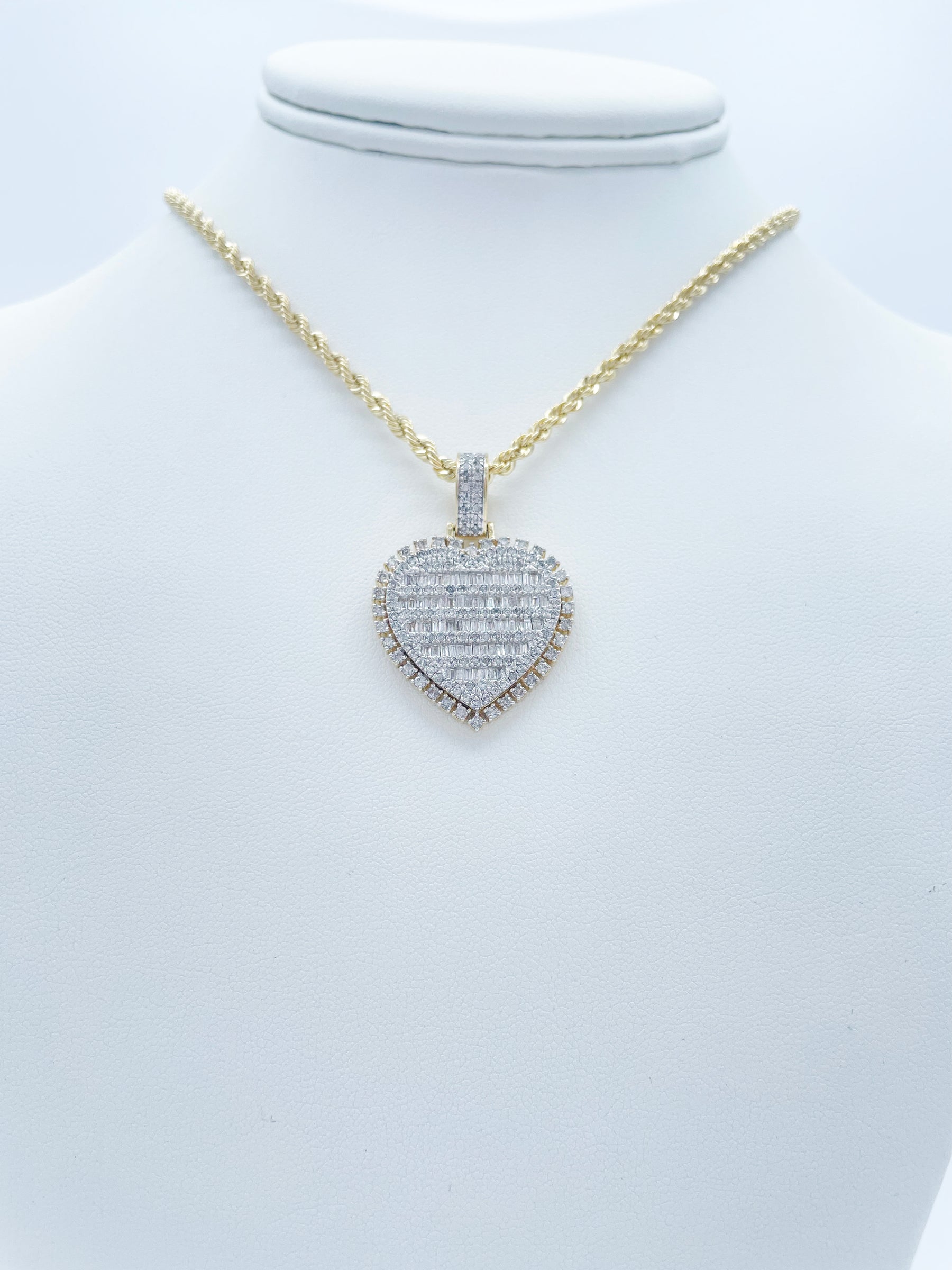 10K Gold 2 Ctw Diamond Heart Charm