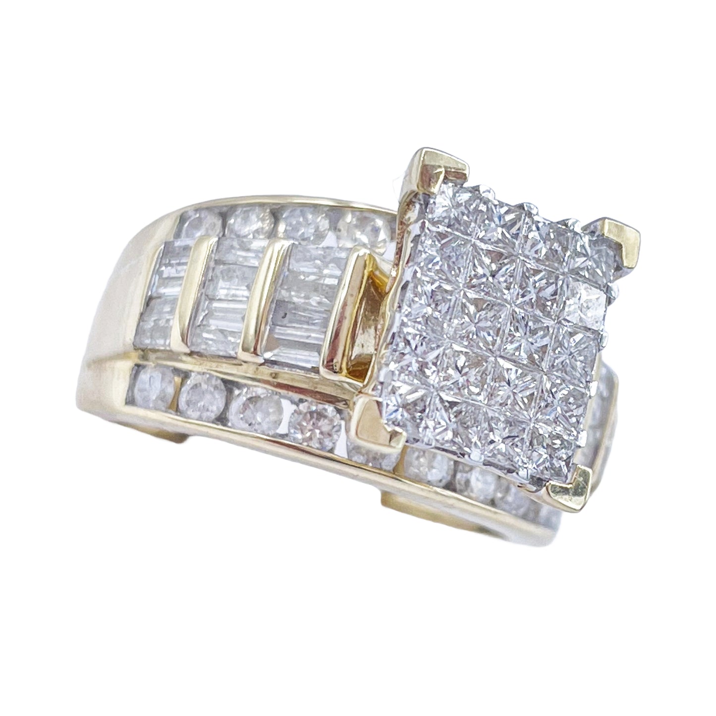 10K Gold 2.08 Ctw Diamond Ring